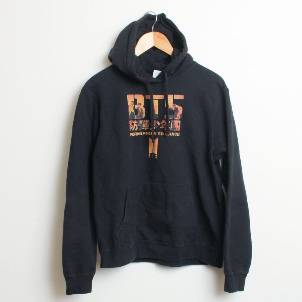 BTS K-pop Hoodie Mens Medium Black Permission To Dance Pullover w/ Hole